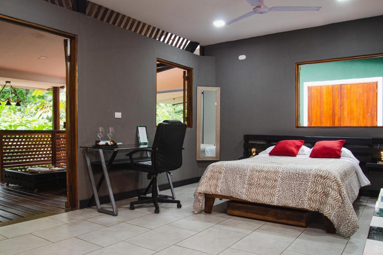 Hotel Boutique The Green Jungle House Puerto Viejo de Talamanca Buitenkant foto